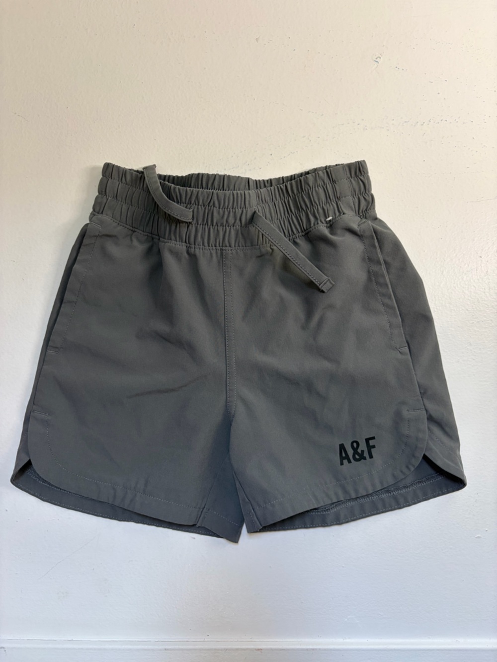 A&F Kids Gray Athletic Shorts size 5/6